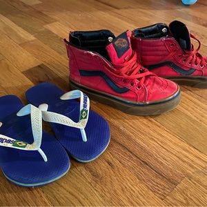 Boy Vans 13 and havaianas 13